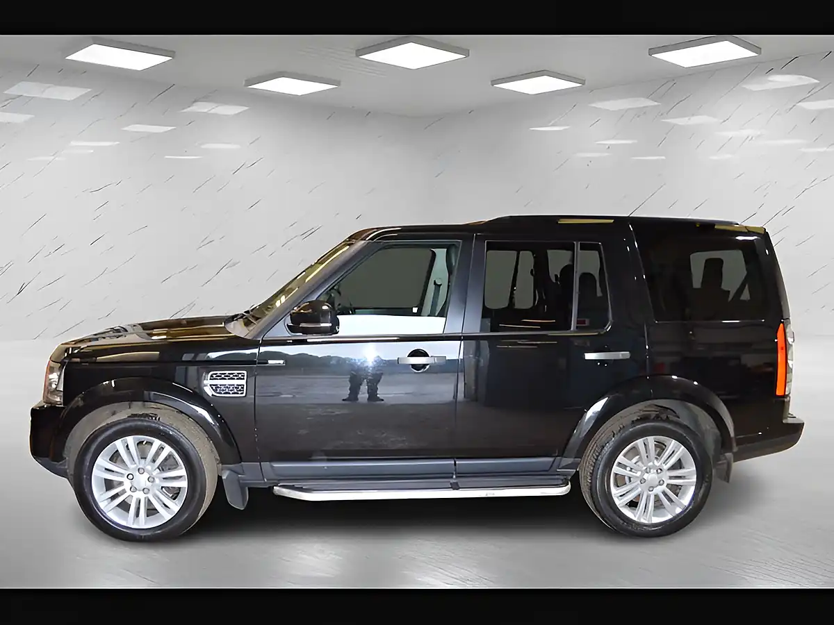 Used 2015 Land Rover Discovery Se Tech Black - Interior and Exterior details 4