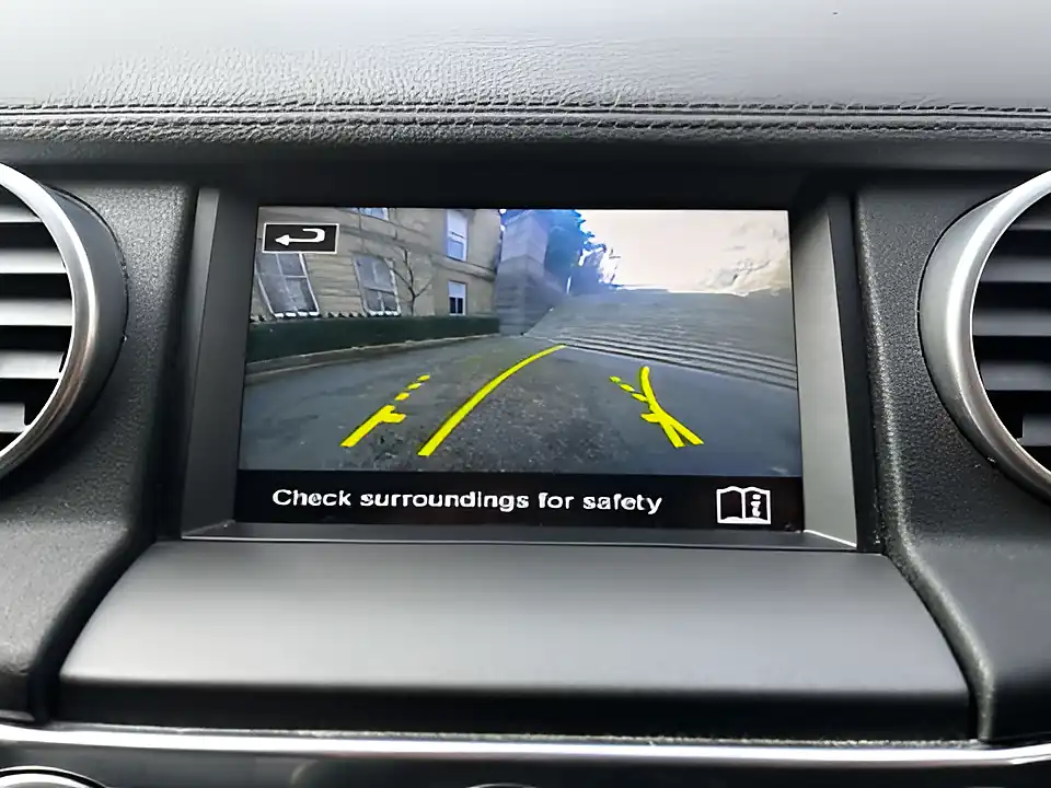 Used 2015 Land Rover Discovery Se Tech Grey - Interior and Exterior details 12