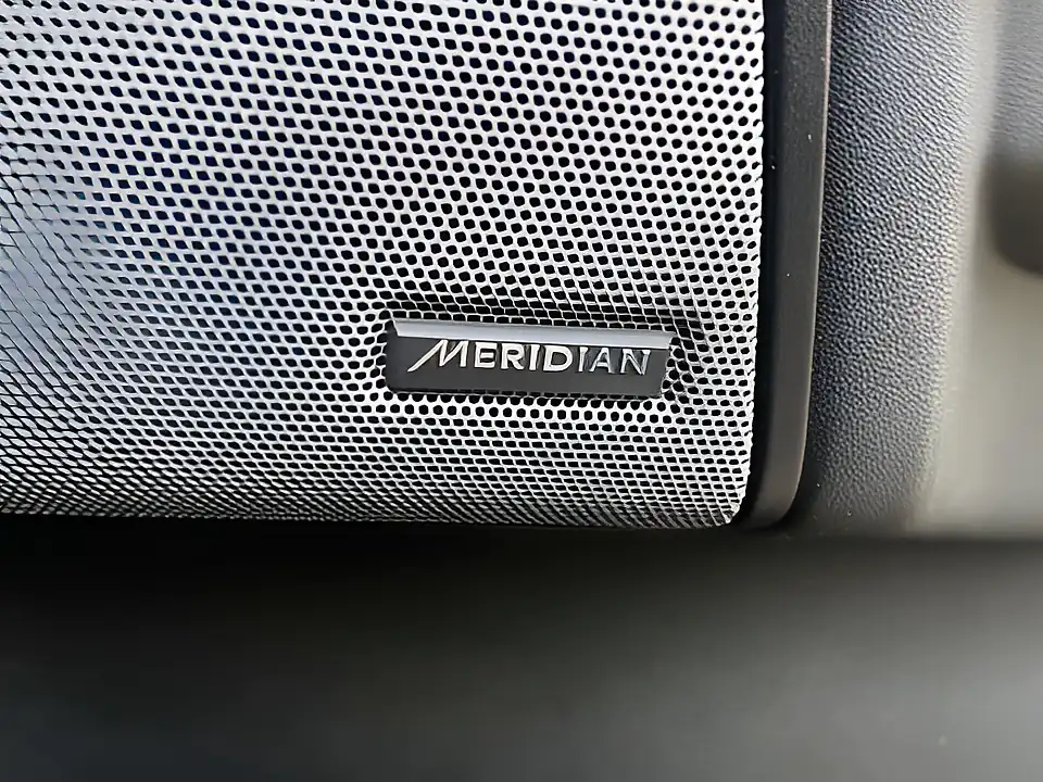 Used 2015 Land Rover Discovery Se Tech Grey - Interior and Exterior details 13