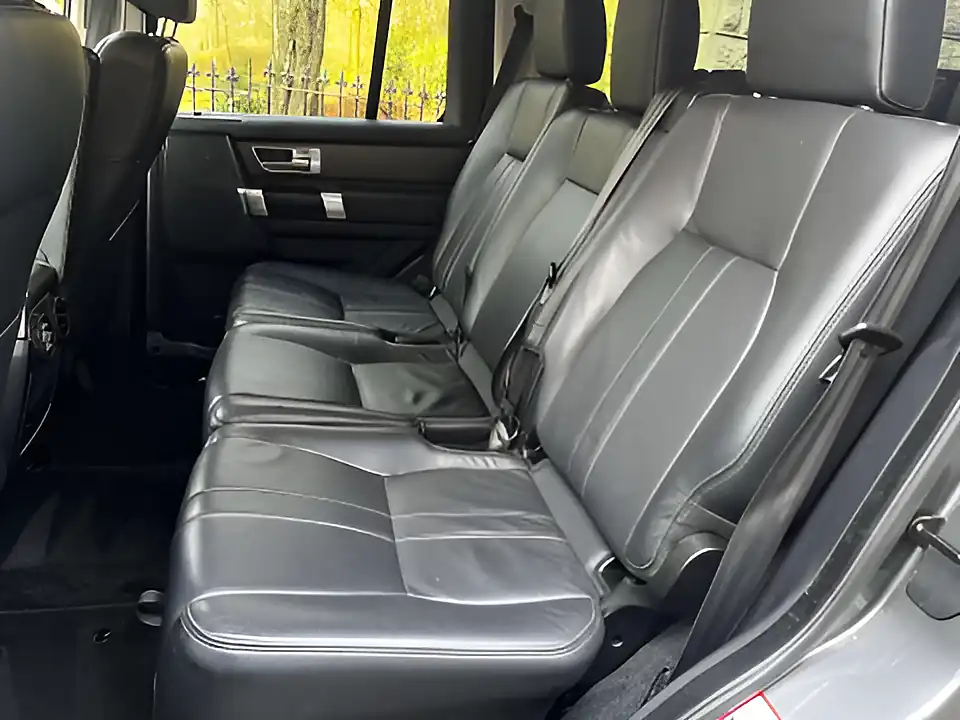 Used 2015 Land Rover Discovery Se Tech Grey - Interior and Exterior details 18