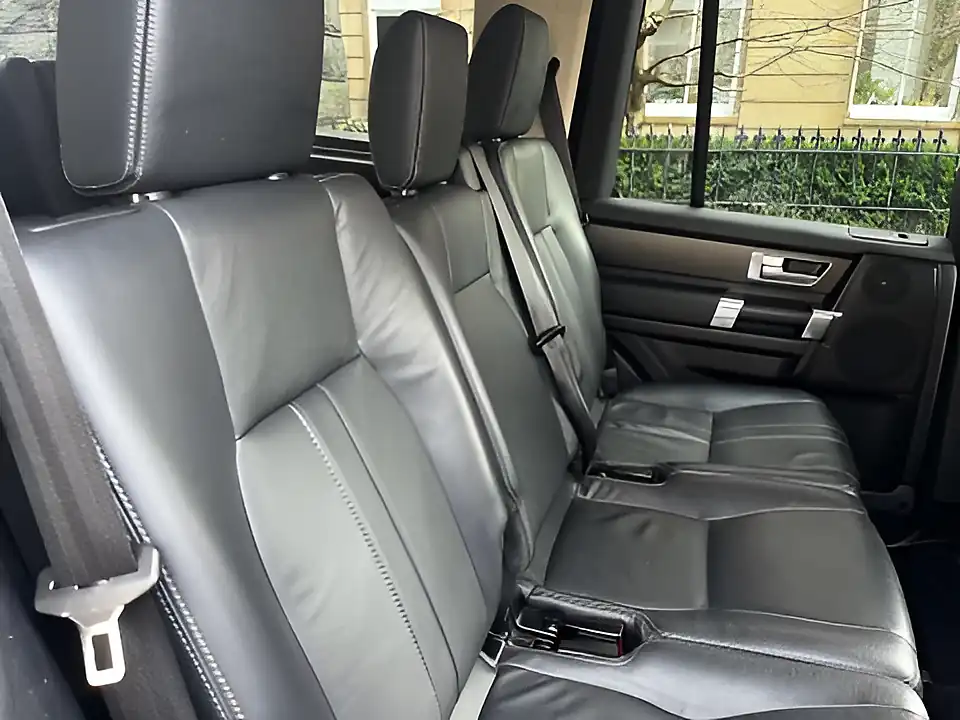 Used 2015 Land Rover Discovery Se Tech Grey - Interior and Exterior details 19