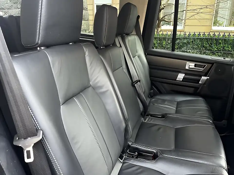 Used 2015 Land Rover Discovery Se Tech Grey - Interior and Exterior details 20