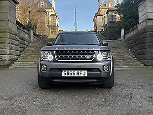 Used 2015 Land Rover Discovery Se Tech Grey - Interior and Exterior details 4