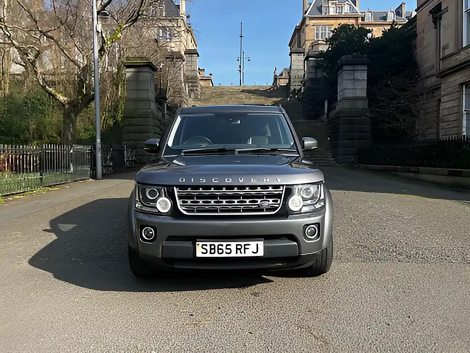 Used 2015 Land Rover Discovery Se Tech Grey - Interior and Exterior details 5