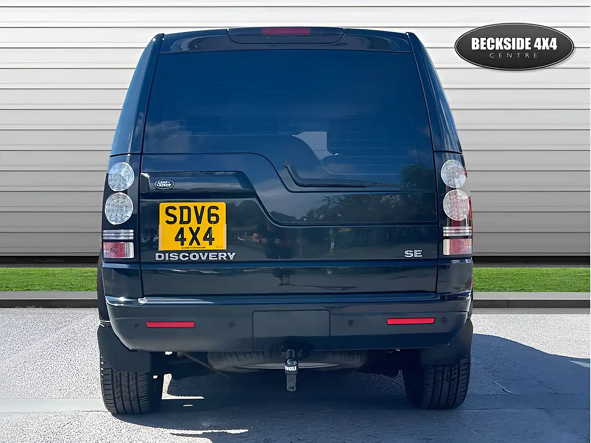 Used 2015 Land Rover Discovery Se Tech Santorini Black - Interior and Exterior details 9