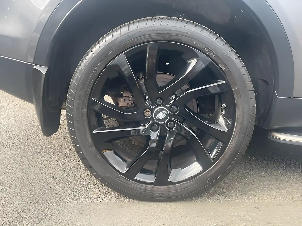 Used 2015 Land Rover Discovery Sport Hse Black Grey - Interior and Exterior details 10