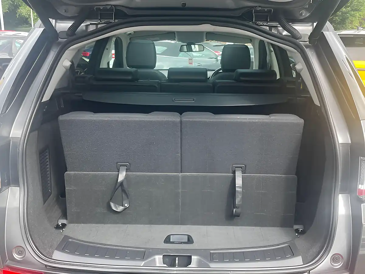 Used 2015 Land Rover Discovery Sport Hse Black Grey - Interior and Exterior details 14