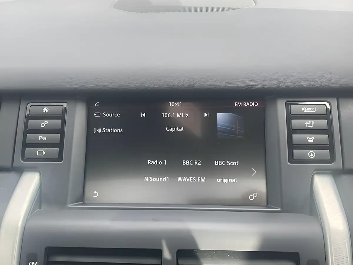 Used 2015 Land Rover Discovery Sport Hse Black Grey - Interior and Exterior details 16
