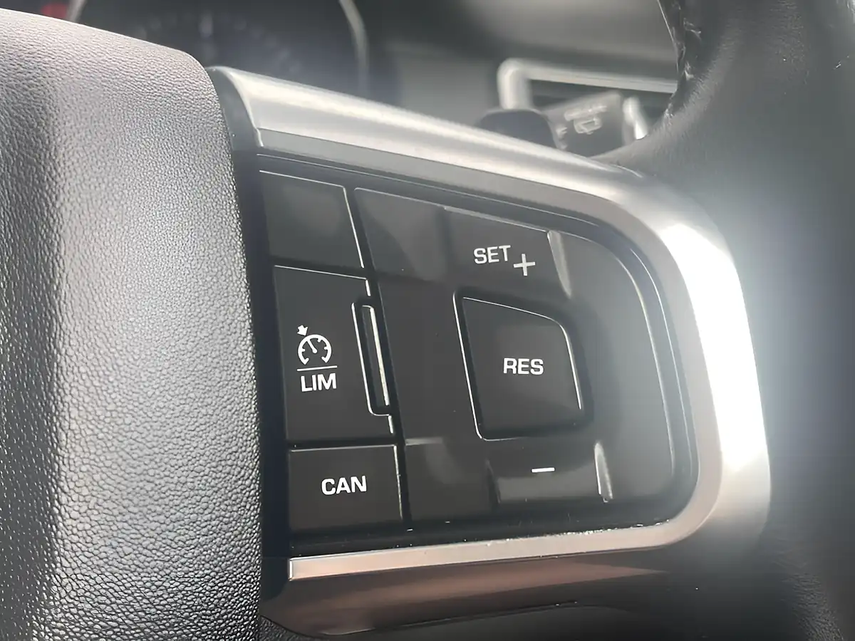 Used 2015 Land Rover Discovery Sport Hse Black Grey - Interior and Exterior details 20