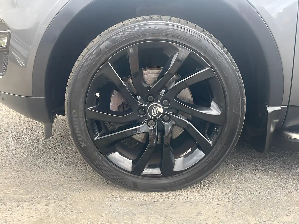Used 2015 Land Rover Discovery Sport Hse Black Grey - Interior and Exterior details 5