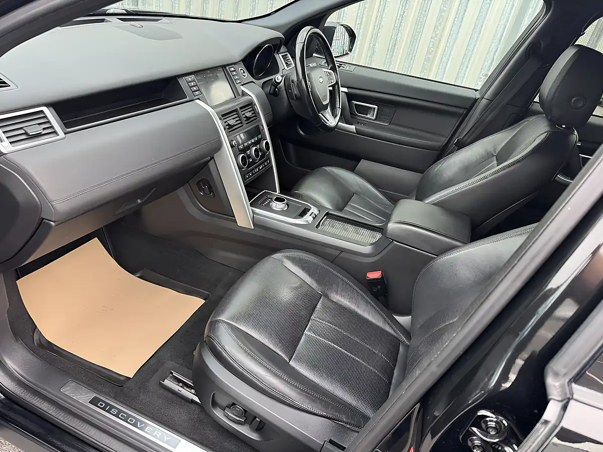 Used 2015 Land Rover Discovery Sport Hse Black - Interior and Exterior details 10