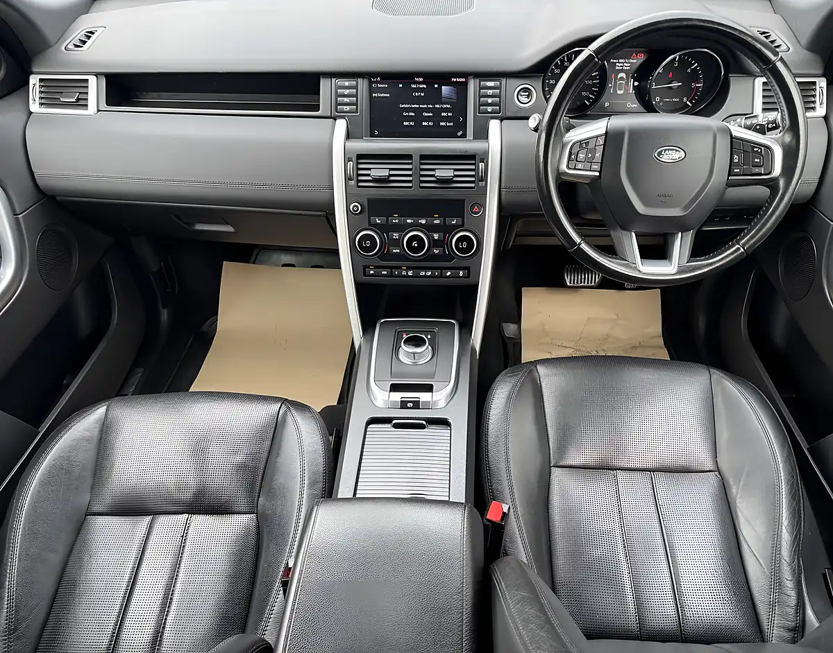 Used 2015 Land Rover Discovery Sport Hse Black - Interior and Exterior details 13