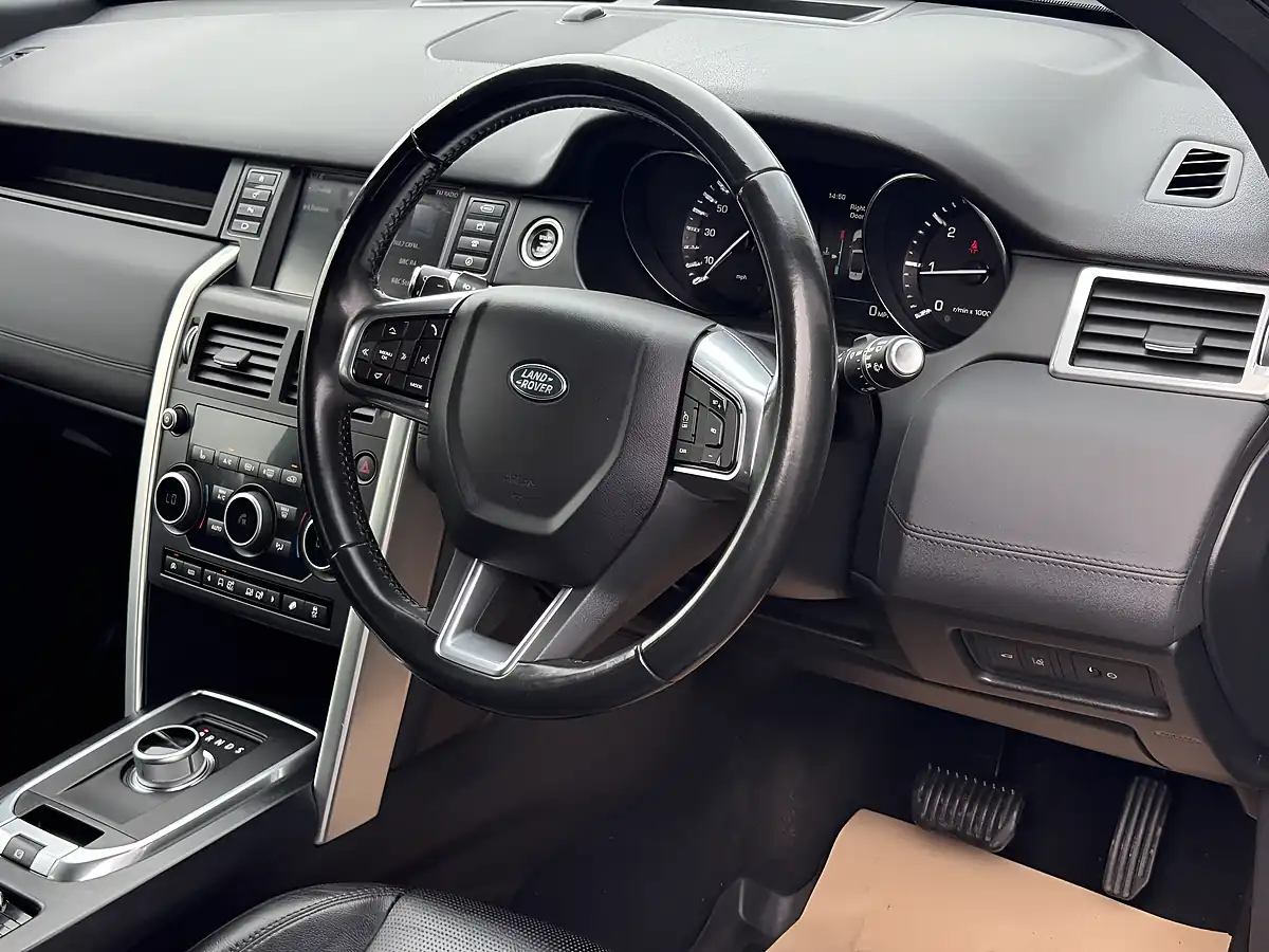 Used 2015 Land Rover Discovery Sport Hse Black - Interior and Exterior details 14