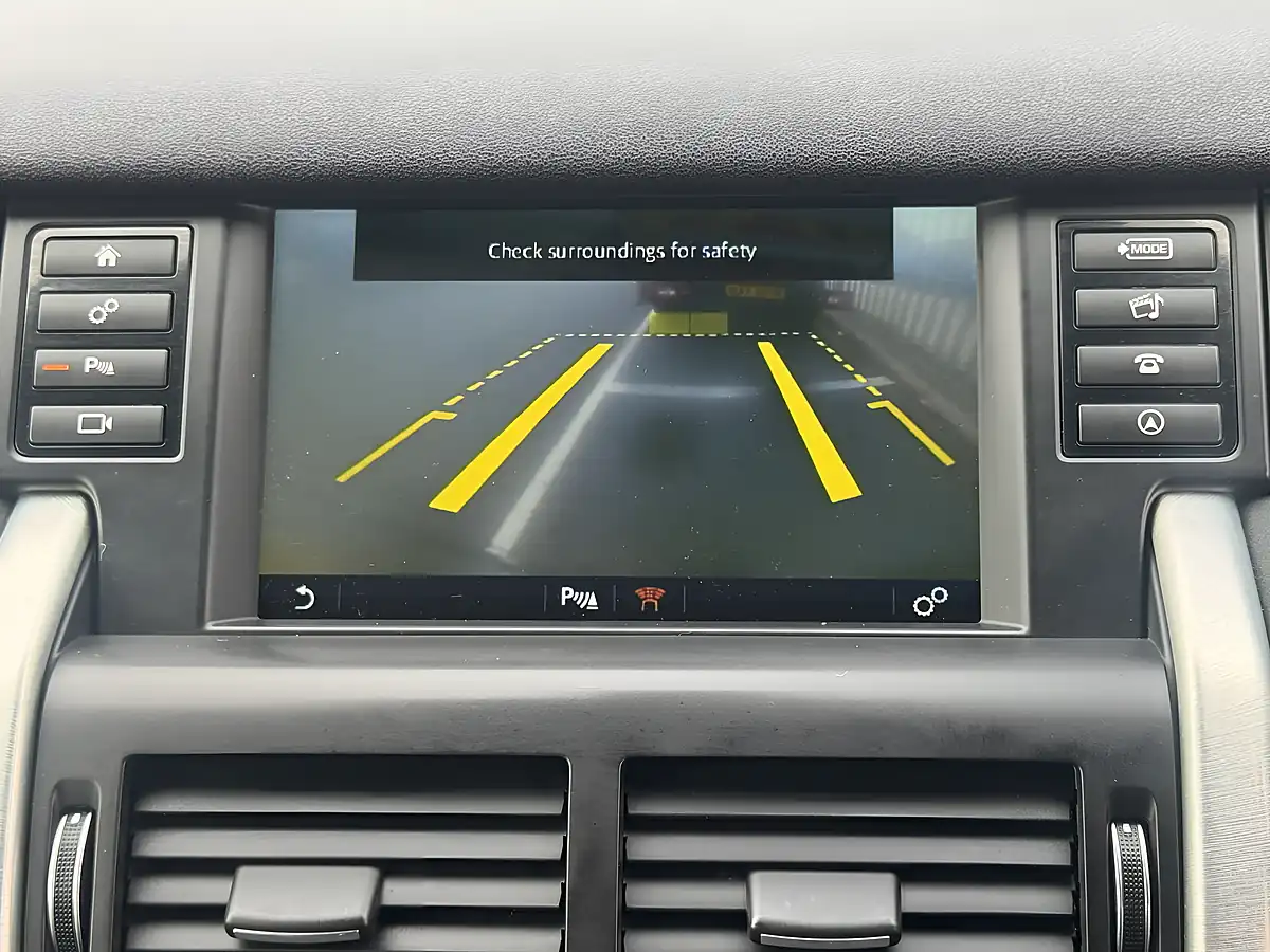 Used 2015 Land Rover Discovery Sport Hse Black - Interior and Exterior details 18