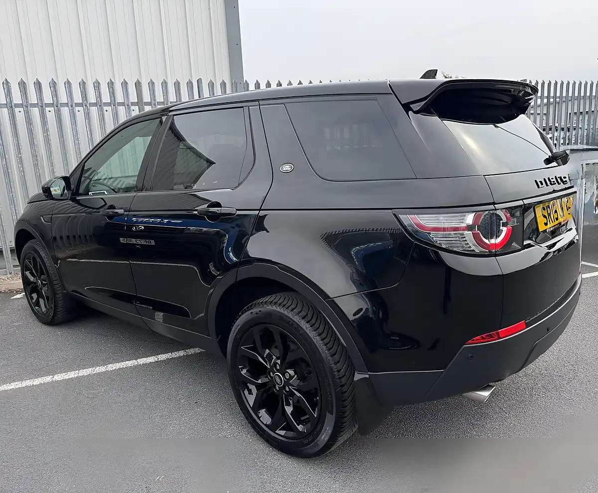 Used 2015 Land Rover Discovery Sport Hse Black - Interior and Exterior details 4
