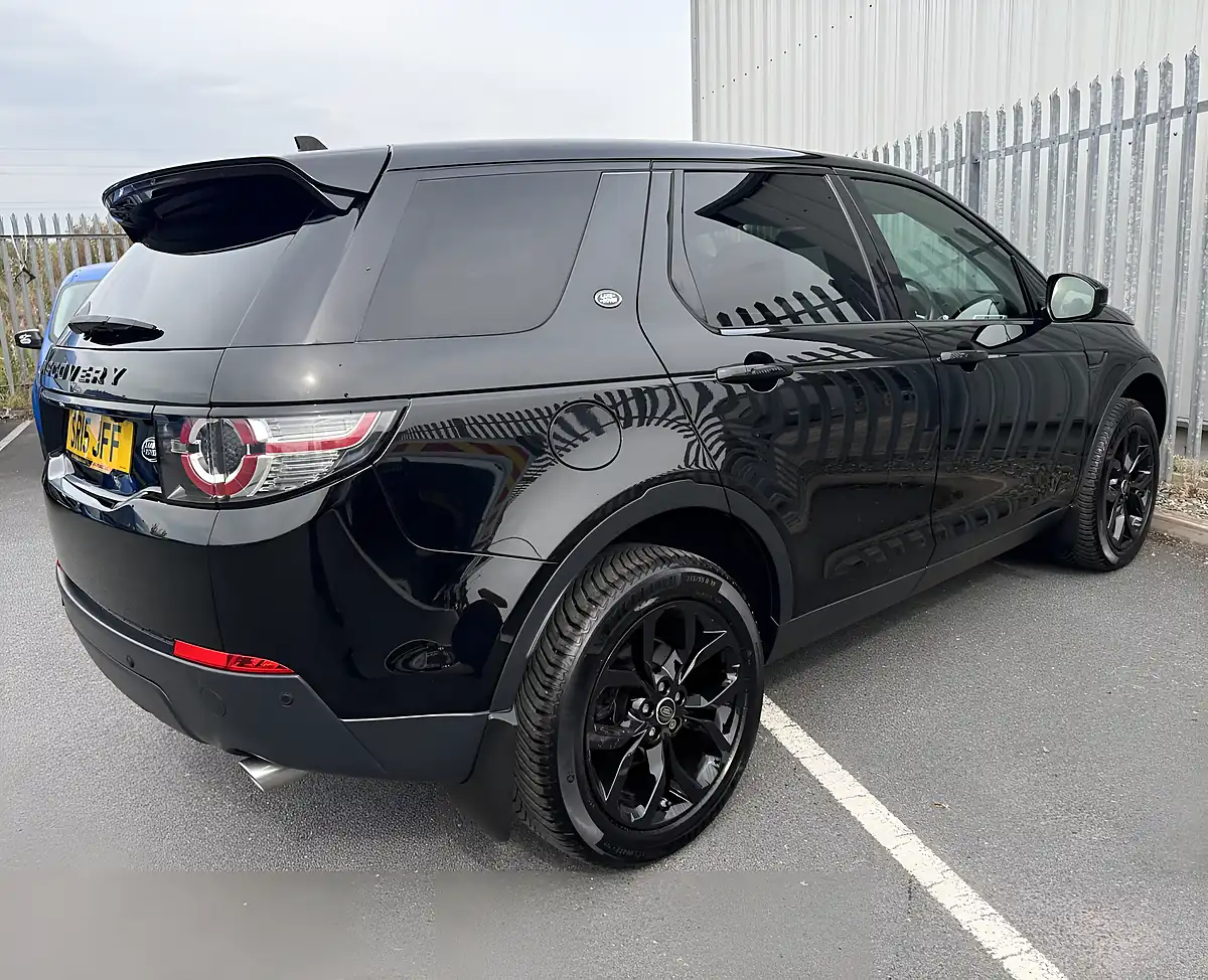Used 2015 Land Rover Discovery Sport Hse Black - Interior and Exterior details 5
