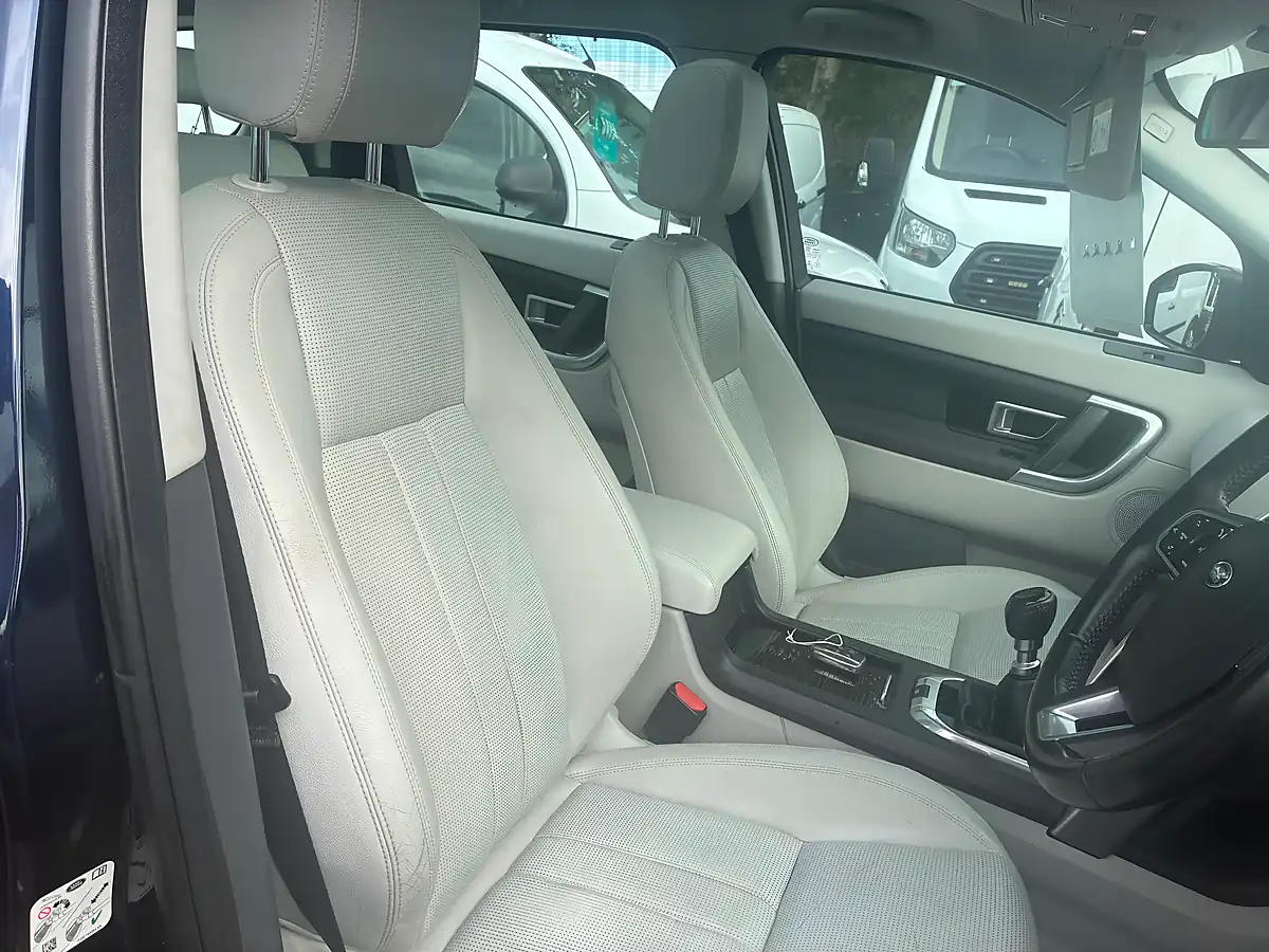 Used 2015 Land Rover Discovery Sport Hse Blue - Interior and Exterior details 14