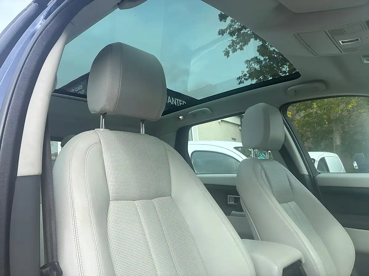 Used 2015 Land Rover Discovery Sport Hse Blue - Interior and Exterior details 15