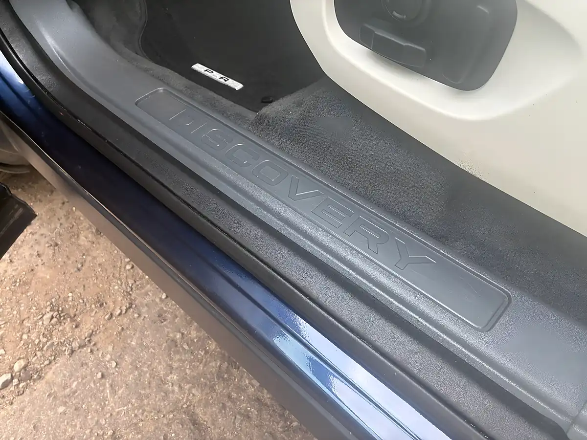 Used 2015 Land Rover Discovery Sport Hse Blue - Interior and Exterior details 18