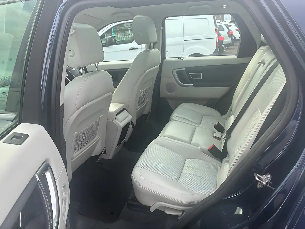 Used 2015 Land Rover Discovery Sport Hse Blue - Interior and Exterior details 19