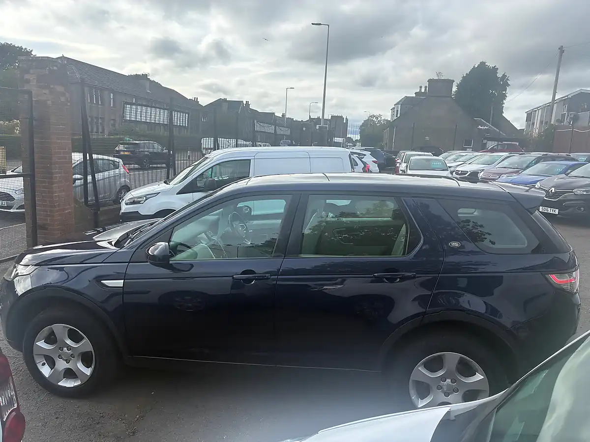 Used 2015 Land Rover Discovery Sport Hse Blue - Interior and Exterior details 6