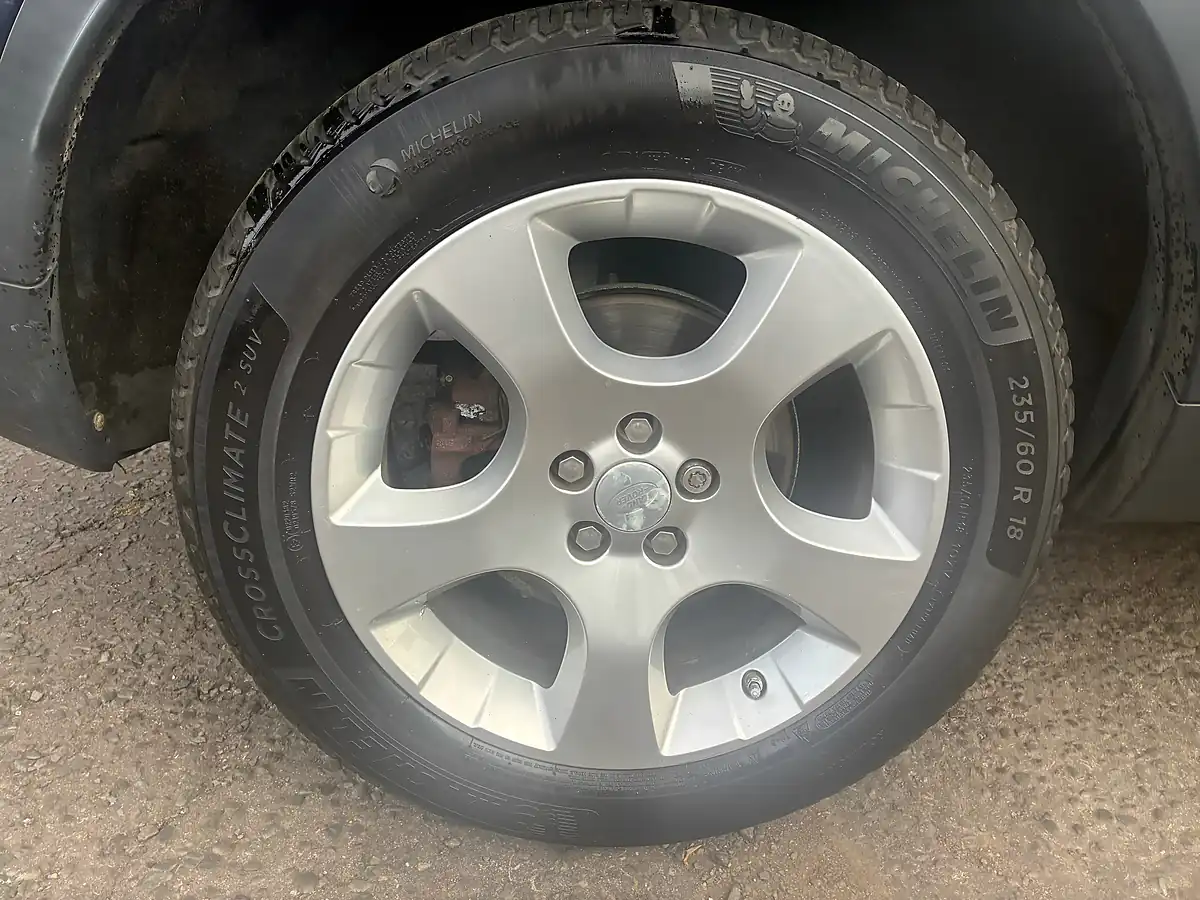Used 2015 Land Rover Discovery Sport Hse Blue - Interior and Exterior details 9