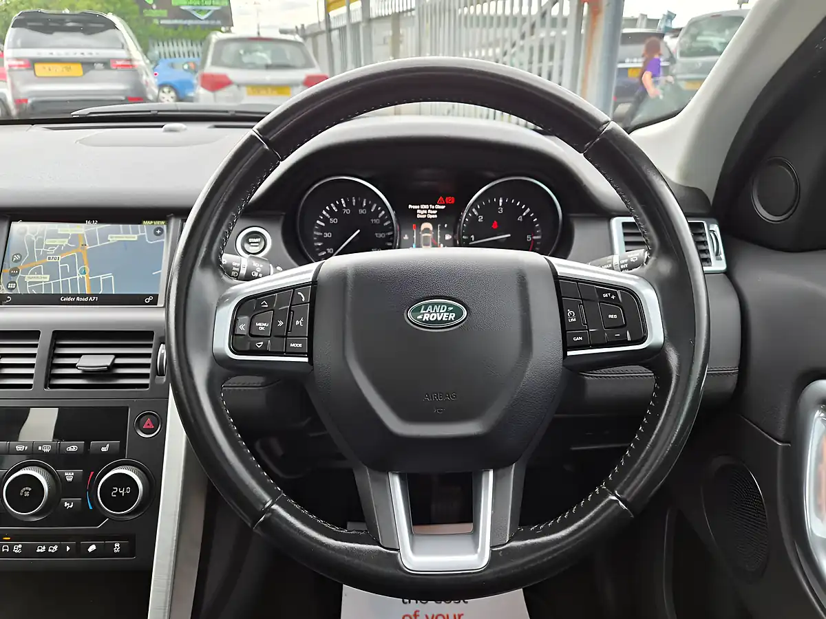 Used 2015 Land Rover Discovery Sport Hse Blue - Interior and Exterior details 10