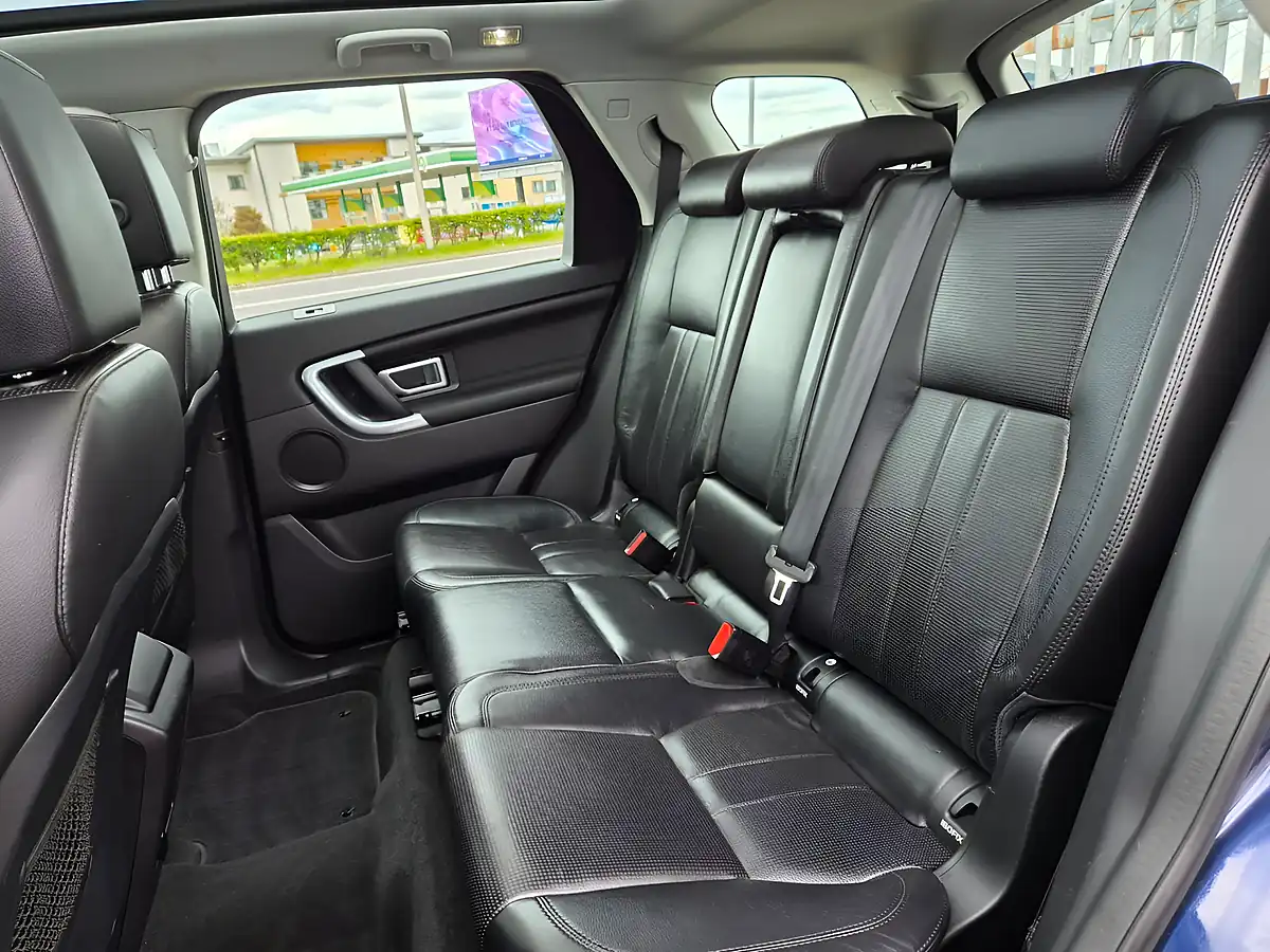 Used 2015 Land Rover Discovery Sport Hse Blue - Interior and Exterior details 16