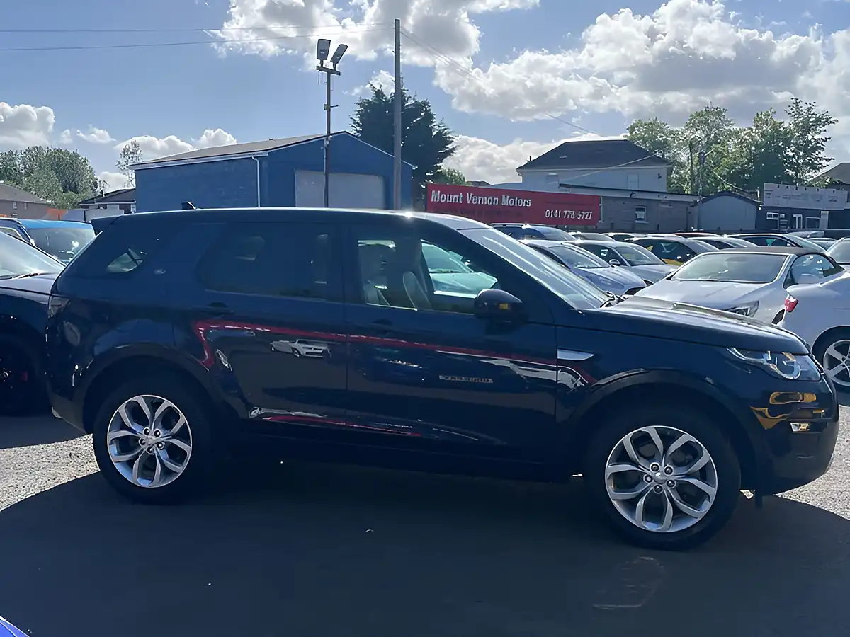 Used 2015 Land Rover Discovery Sport Hse Blue - Interior and Exterior details 9