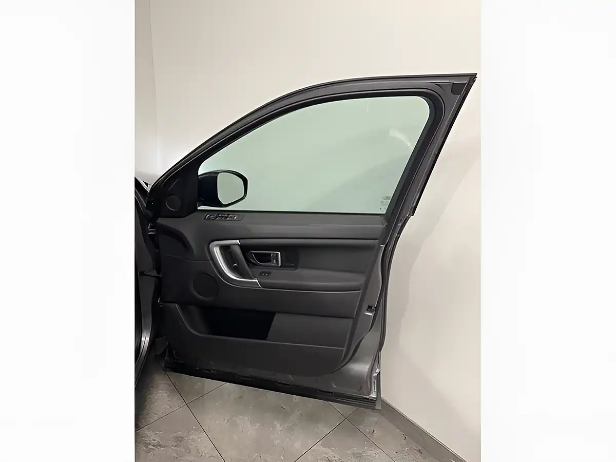 Used 2015 Land Rover Discovery Sport Hse Grey - Interior and Exterior details 11
