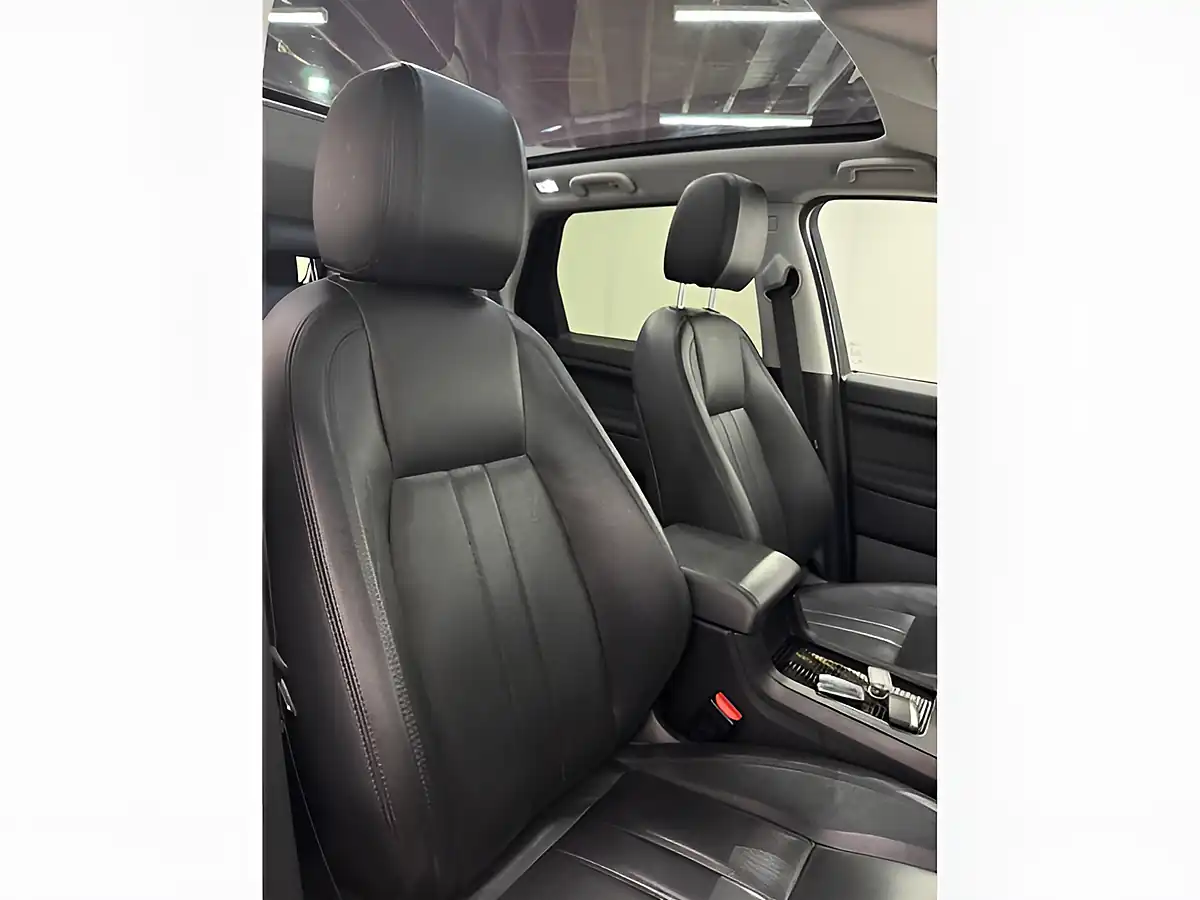 Used 2015 Land Rover Discovery Sport Hse Grey - Interior and Exterior details 8