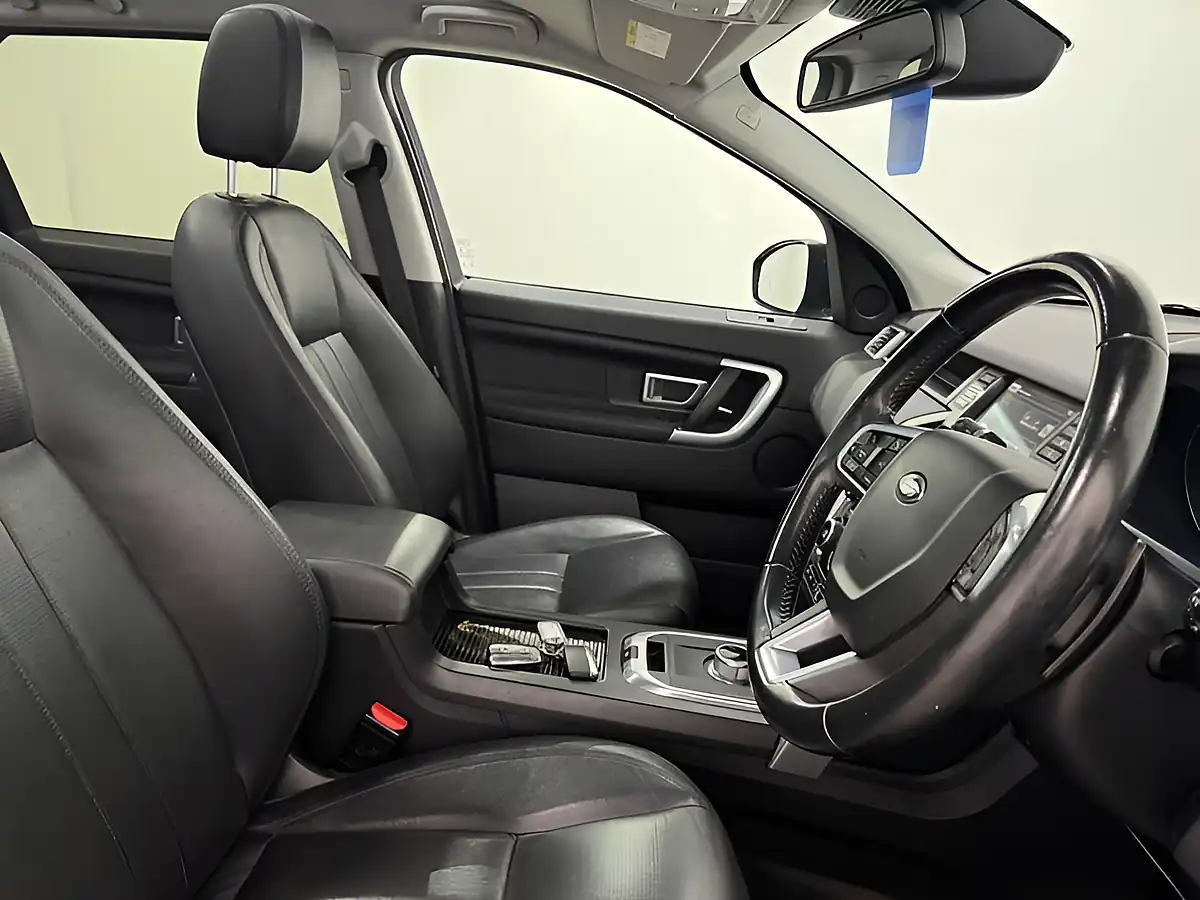 Used 2015 Land Rover Discovery Sport Hse Grey - Interior and Exterior details 9