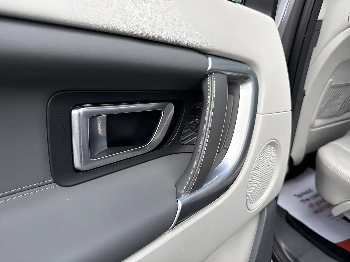 Used 2015 Land Rover Discovery Sport Hse Grey - Interior and Exterior details 17