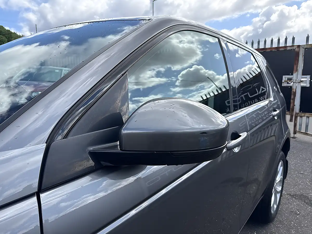 Used 2015 Land Rover Discovery Sport Hse Grey - Interior and Exterior details 6
