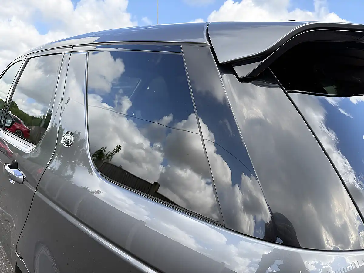 Used 2015 Land Rover Discovery Sport Hse Grey - Interior and Exterior details 8