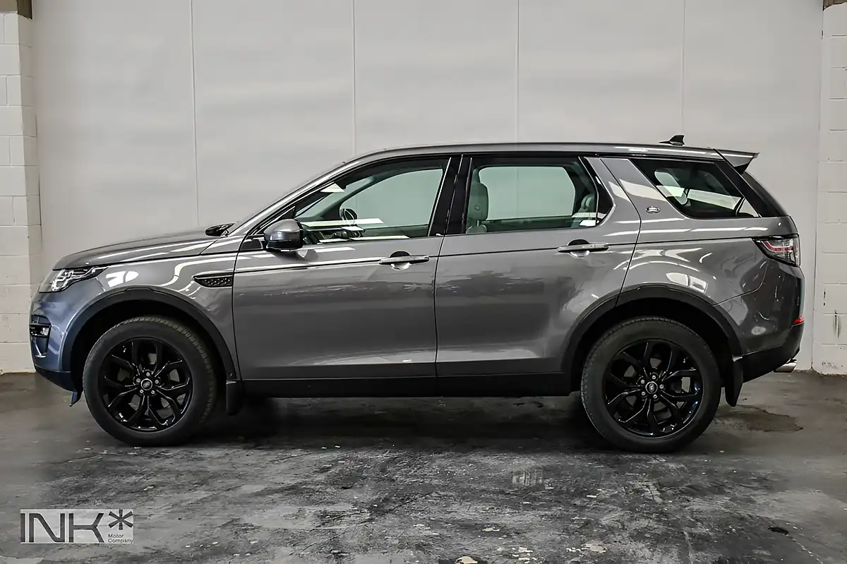 Used 2015 Land Rover Discovery Sport Hse Grey - Interior and Exterior details 2