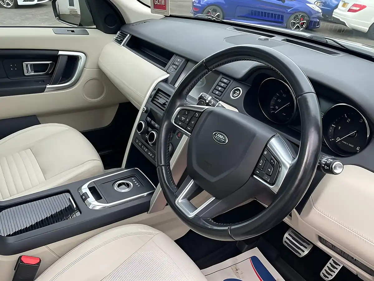 Used 2015 Land Rover Discovery Sport Hse Luxury Black - Interior and Exterior details 12