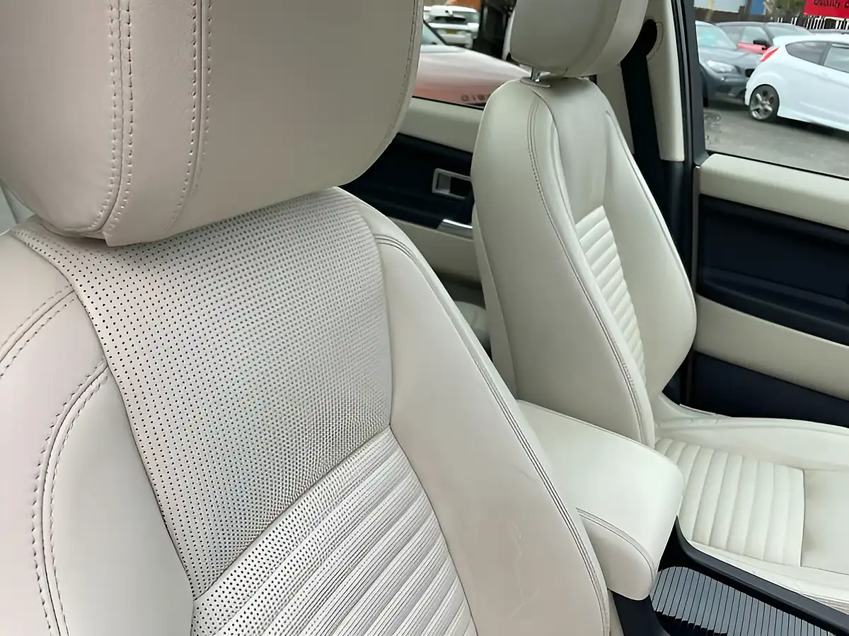 Used 2015 Land Rover Discovery Sport Hse Luxury Black - Interior and Exterior details 14