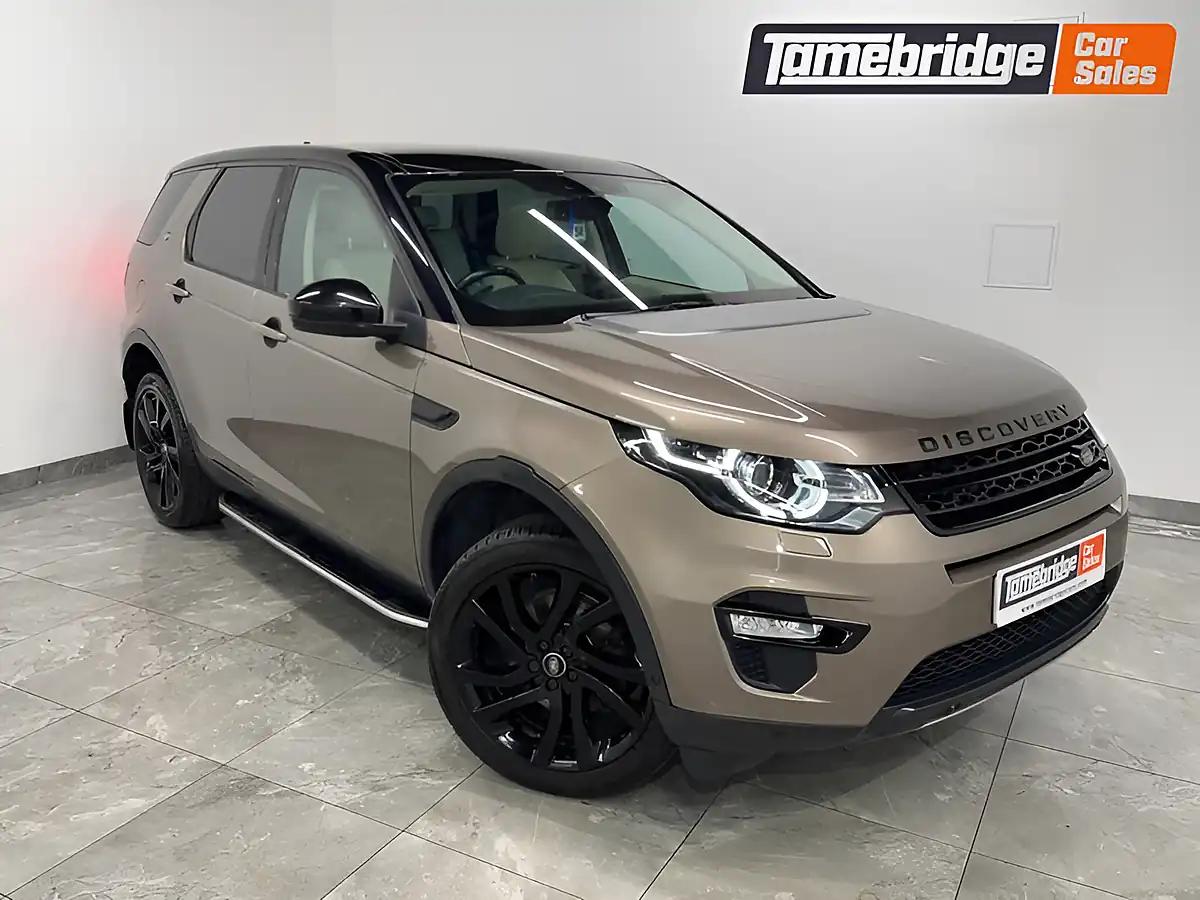 Used 2015 Land Rover Discovery Sport Hse Luxury Brown - Front View