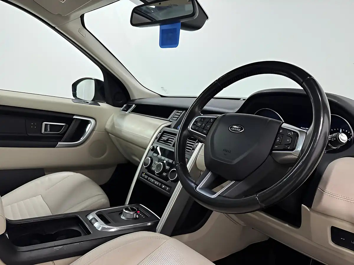 Used 2015 Land Rover Discovery Sport Hse Luxury Brown - Interior and Exterior details 10