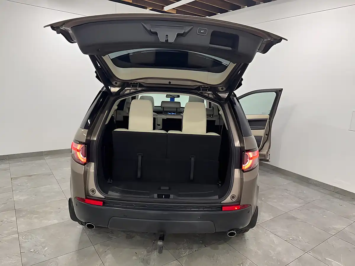 Used 2015 Land Rover Discovery Sport Hse Luxury Brown - Interior and Exterior details 13