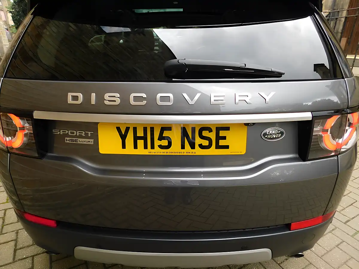 Used 2015 Land Rover Discovery Sport Hse Luxury Corris Grey - Interior and Exterior details 3