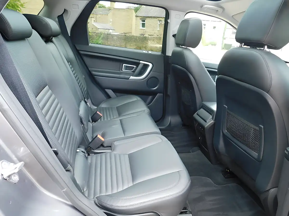 Used 2015 Land Rover Discovery Sport Hse Luxury Corris Grey - Interior and Exterior details 5