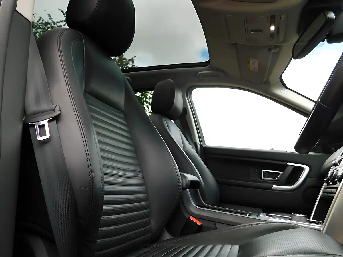 Used 2015 Land Rover Discovery Sport Hse Luxury Corris Grey - Interior and Exterior details 6