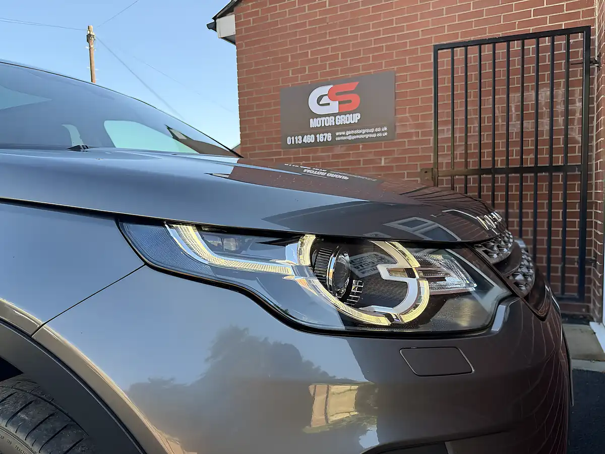 Used 2015 Land Rover Discovery Sport Hse Luxury Grey - Interior and Exterior details 17
