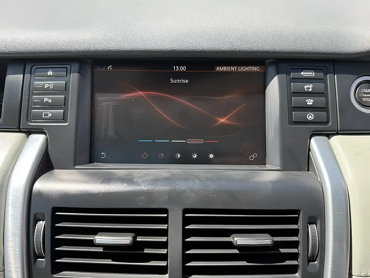 Used 2015 Land Rover Discovery Sport Hse Luxury Grey - Interior and Exterior details 14