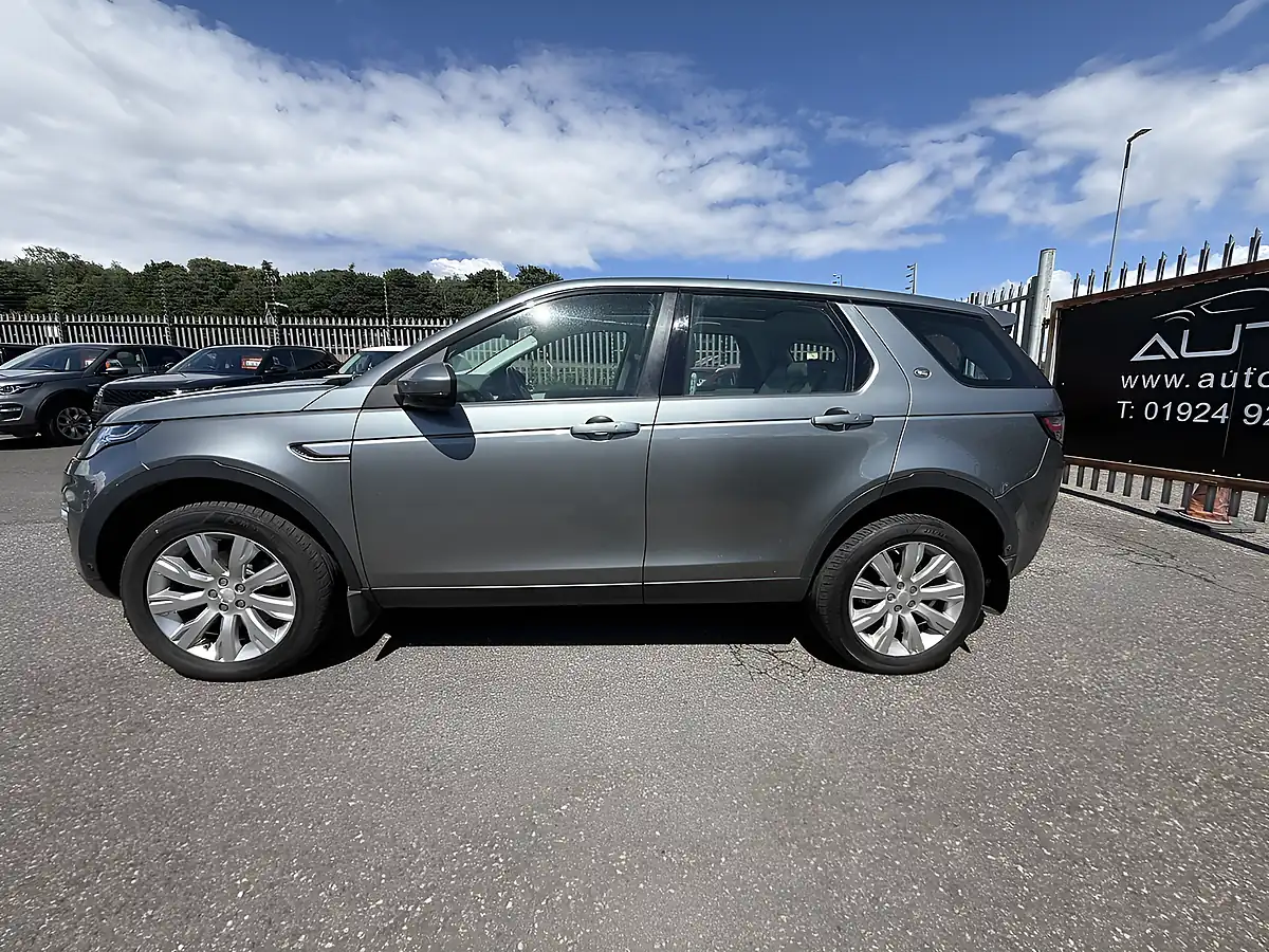 Used 2015 Land Rover Discovery Sport Hse Luxury Grey - Interior and Exterior details 5