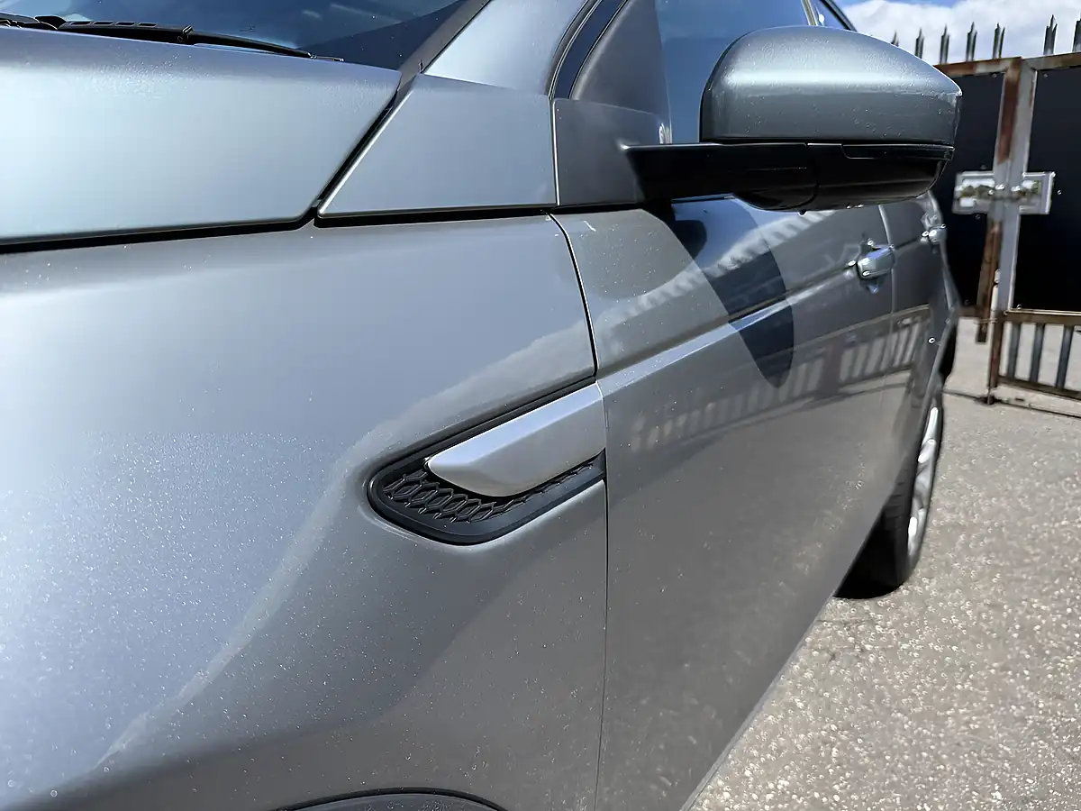 Used 2015 Land Rover Discovery Sport Hse Luxury Grey - Interior and Exterior details 6
