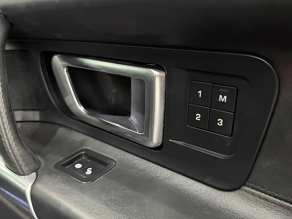 Used 2015 Land Rover Discovery Sport Hse Luxury Grey - Interior and Exterior details 12