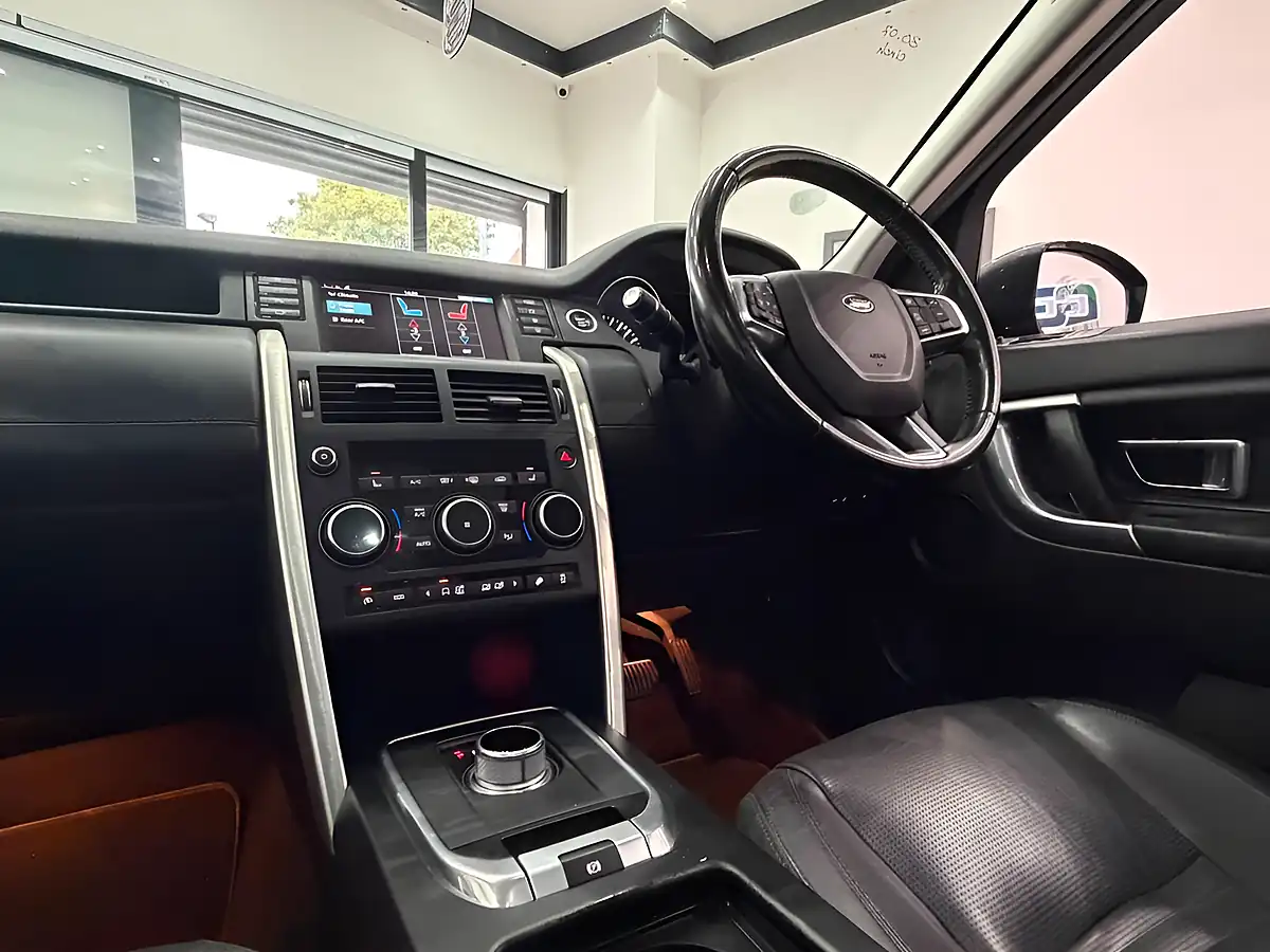 Used 2015 Land Rover Discovery Sport Hse Luxury Grey - Interior and Exterior details 9